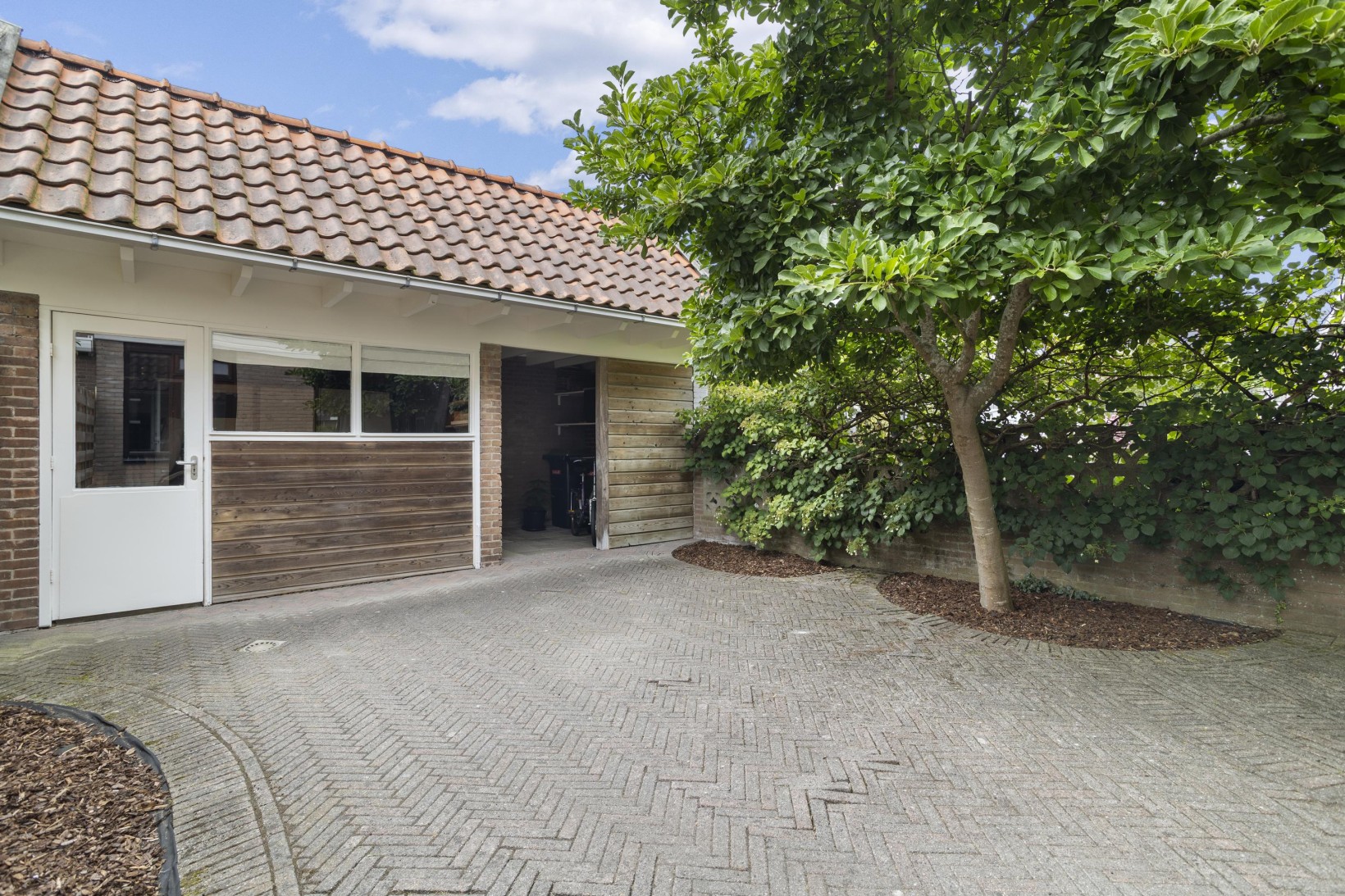 Tussenwoning te koop: Goudenregenlaan 21, Castricum