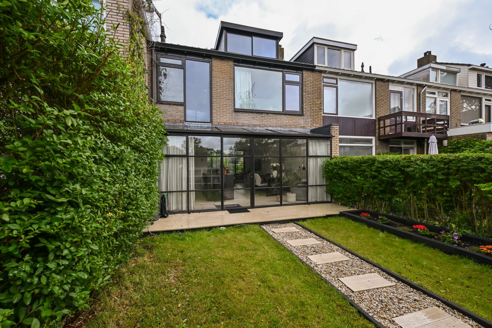 Tussenwoning te koop: Oranjelaan 18, Castricum