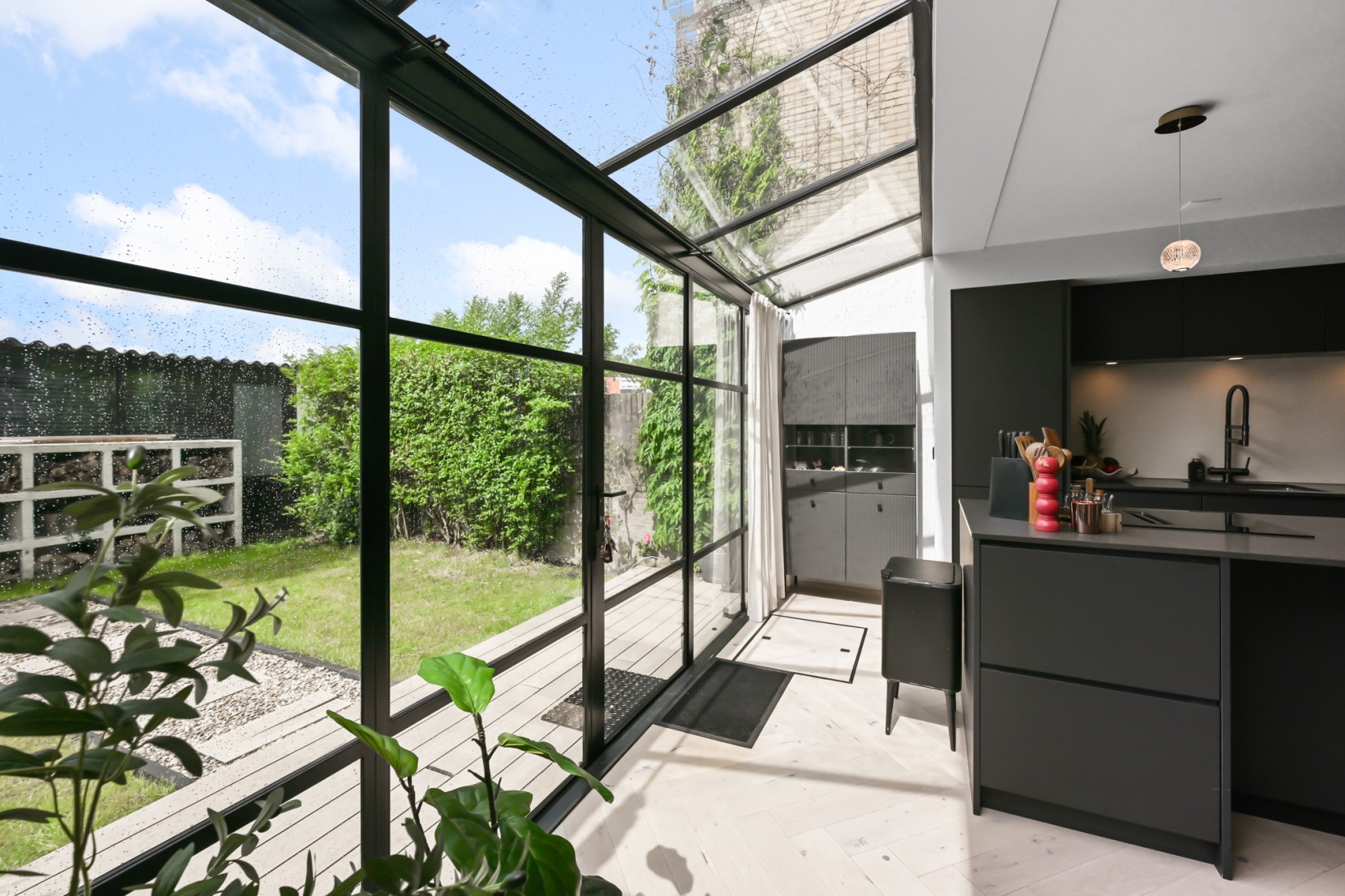 Tussenwoning te koop: Oranjelaan 18, Castricum
