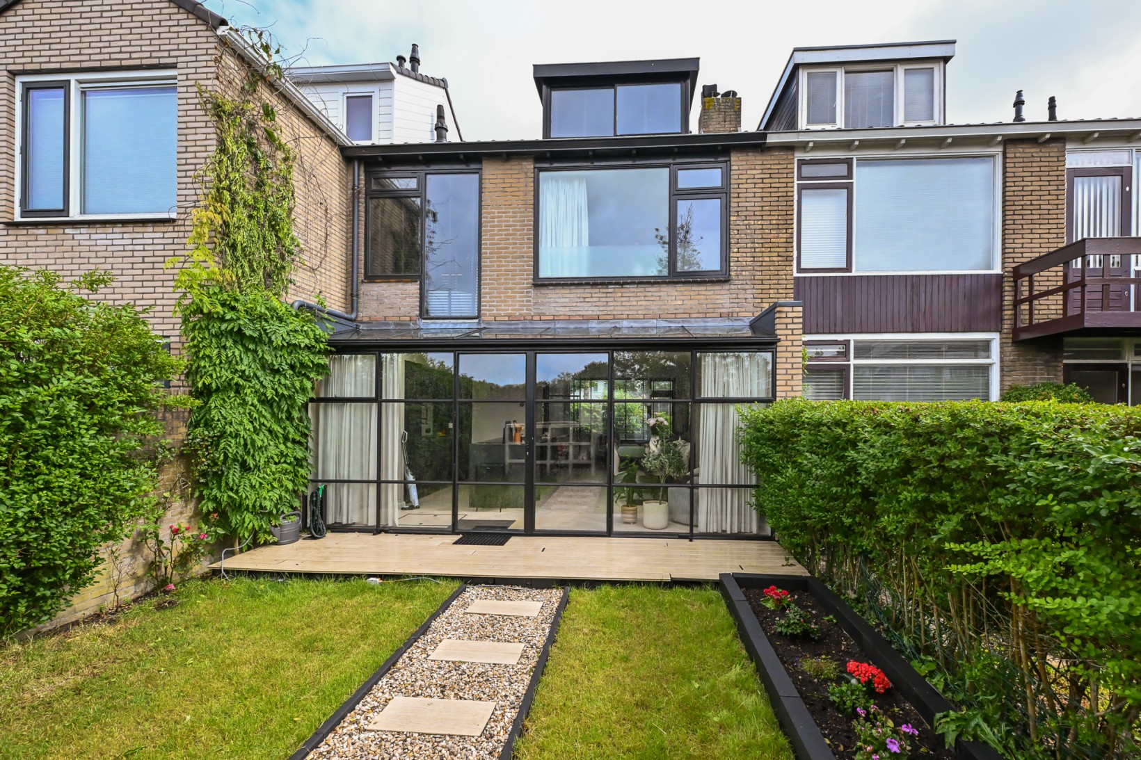 Tussenwoning te koop: Oranjelaan 18, Castricum