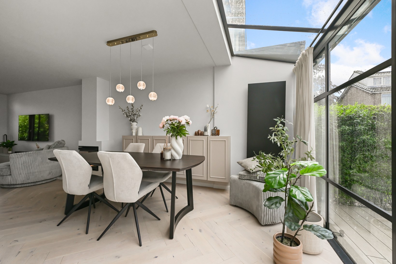 Tussenwoning te koop: Oranjelaan 18, Castricum