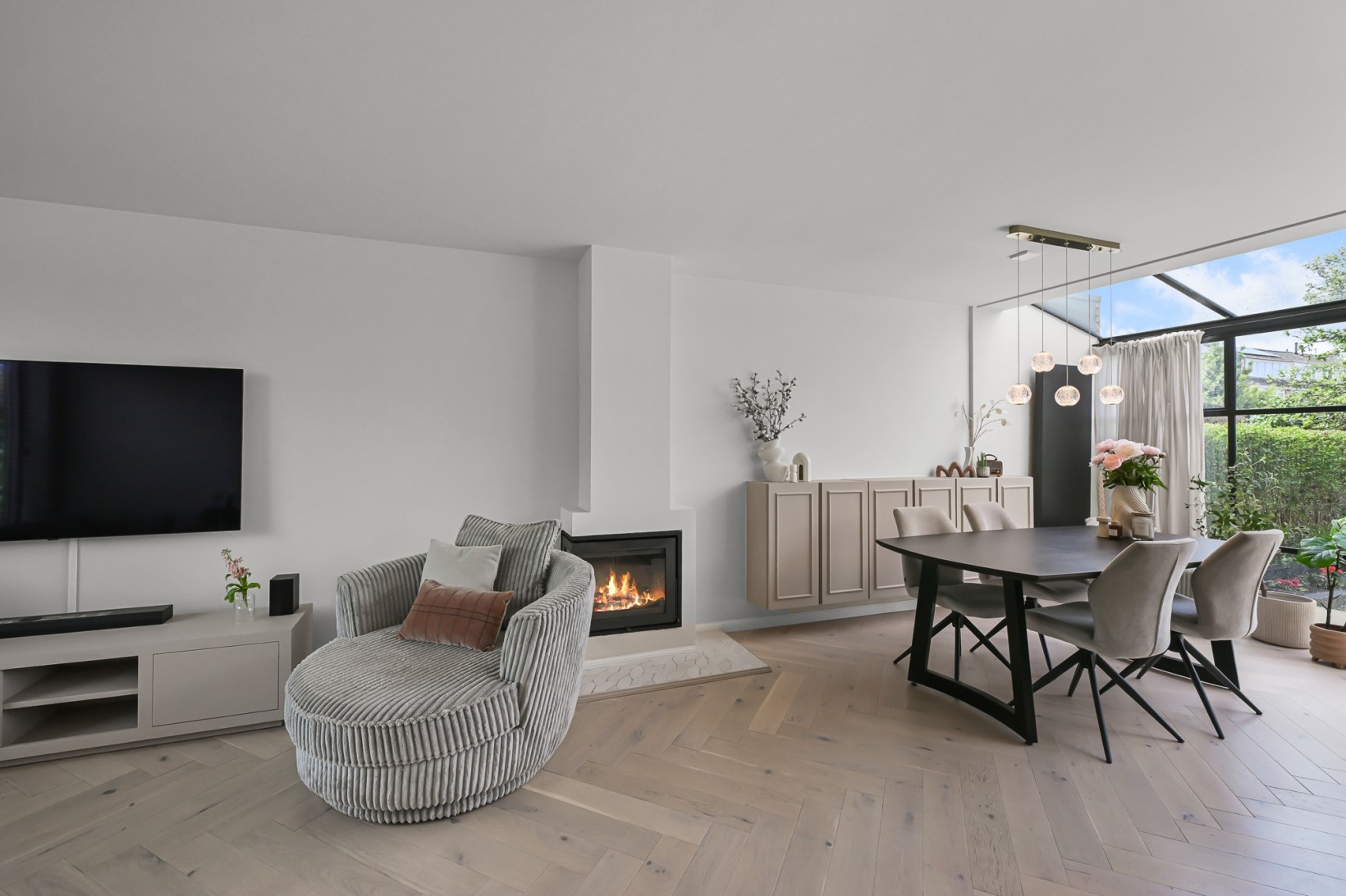 Tussenwoning te koop: Oranjelaan 18, Castricum