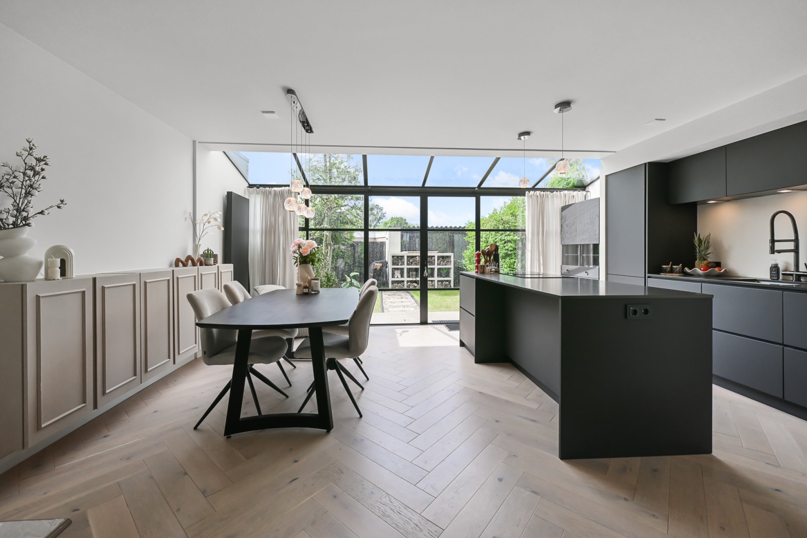 Tussenwoning te koop: Oranjelaan 18, Castricum