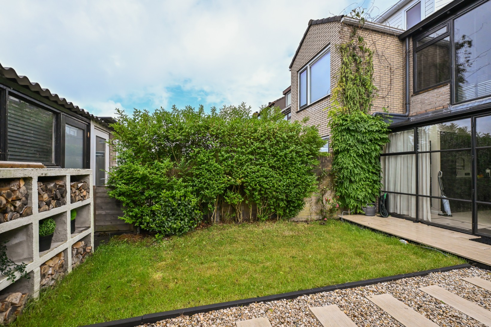 Tussenwoning te koop: Oranjelaan 18, Castricum