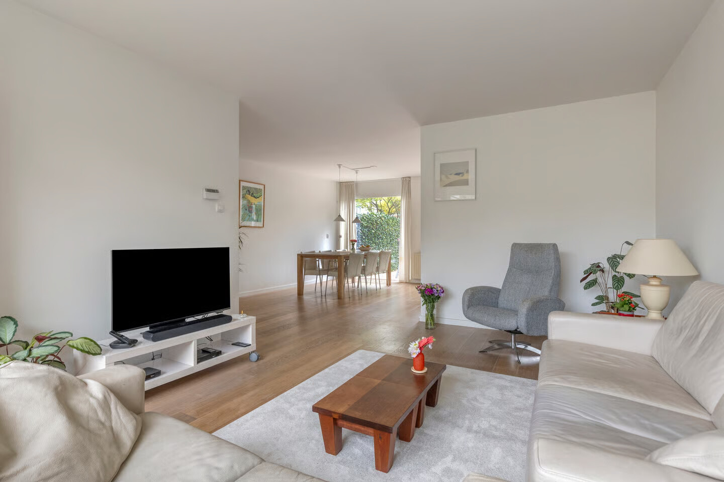 Tussenwoning te koop: Zwanebloem 7, Castricum