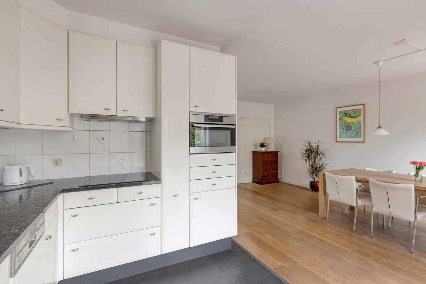 Tussenwoning te koop: Zwanebloem 7, Castricum