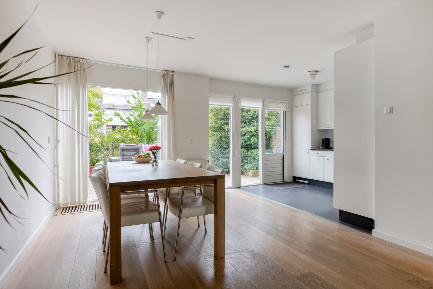Tussenwoning te koop: Zwanebloem 7, Castricum