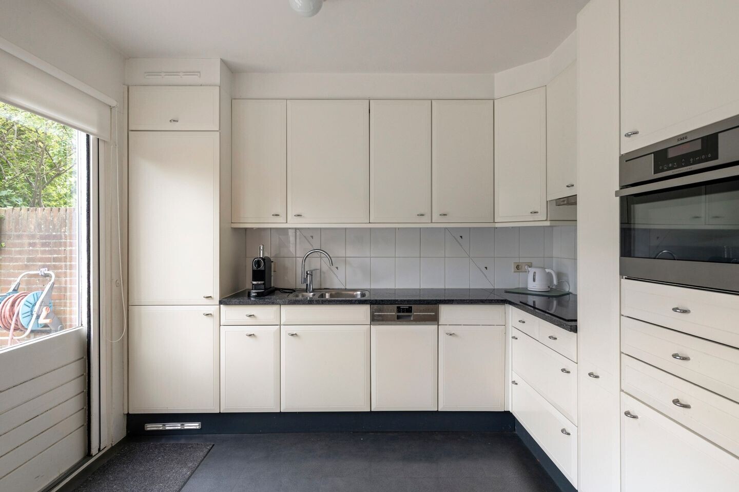 Tussenwoning te koop: Zwanebloem 7, Castricum