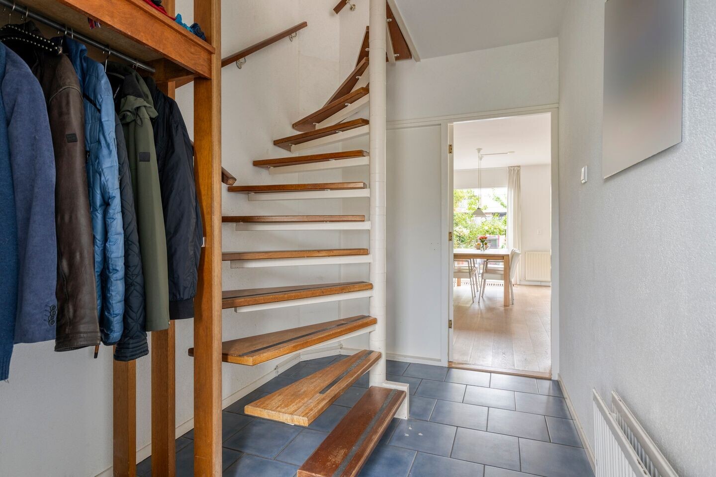 Tussenwoning te koop: Zwanebloem 7, Castricum