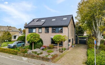 Middenweg 28