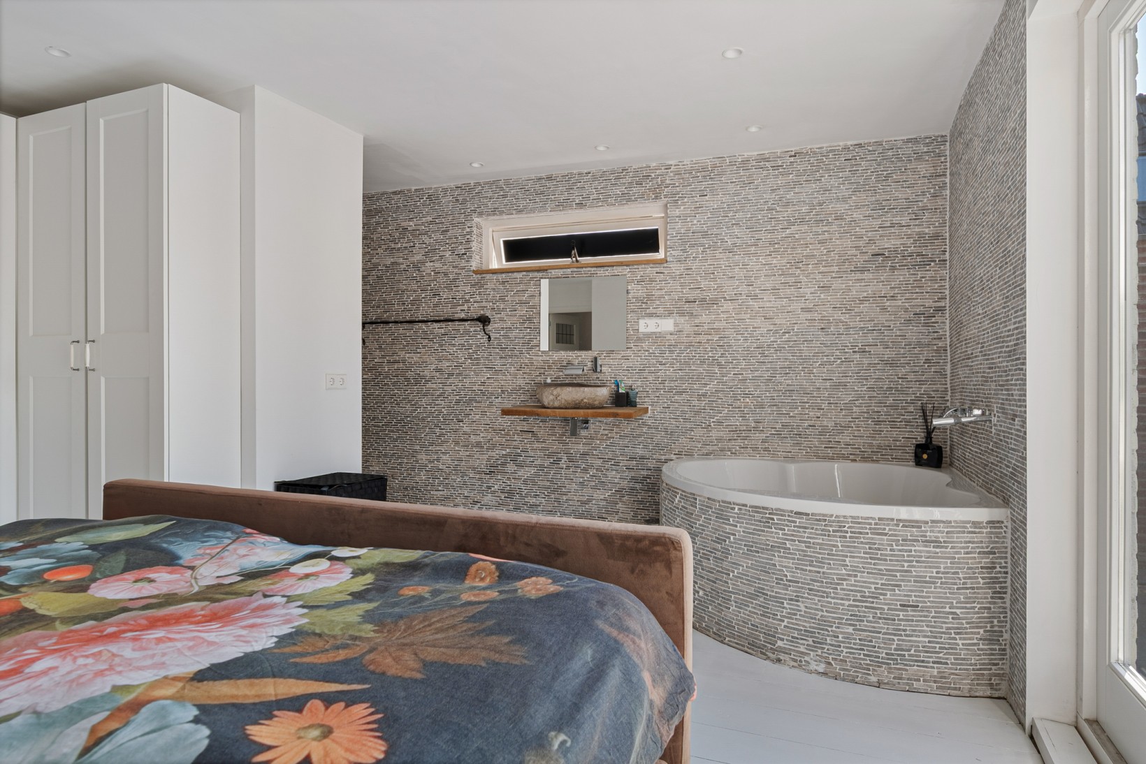 Vrijstaande woning te koop: Rijksweg 126, Limmen