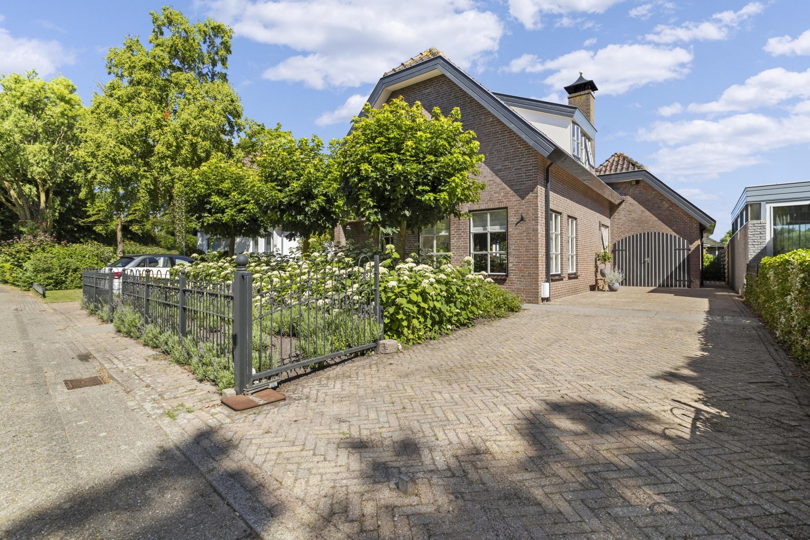 Vrijstaande woning te koop: Burgemeester Nieuwenhuijsenstraat 34, Limmen