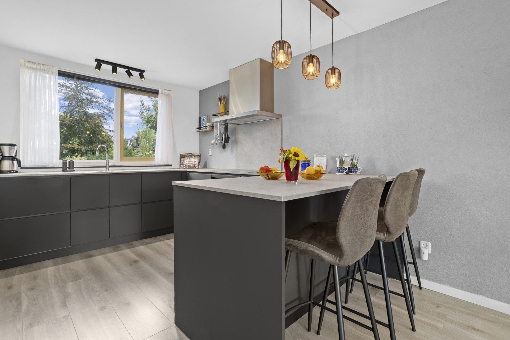 Tussenwoning te koop: Visweg 41, Limmen