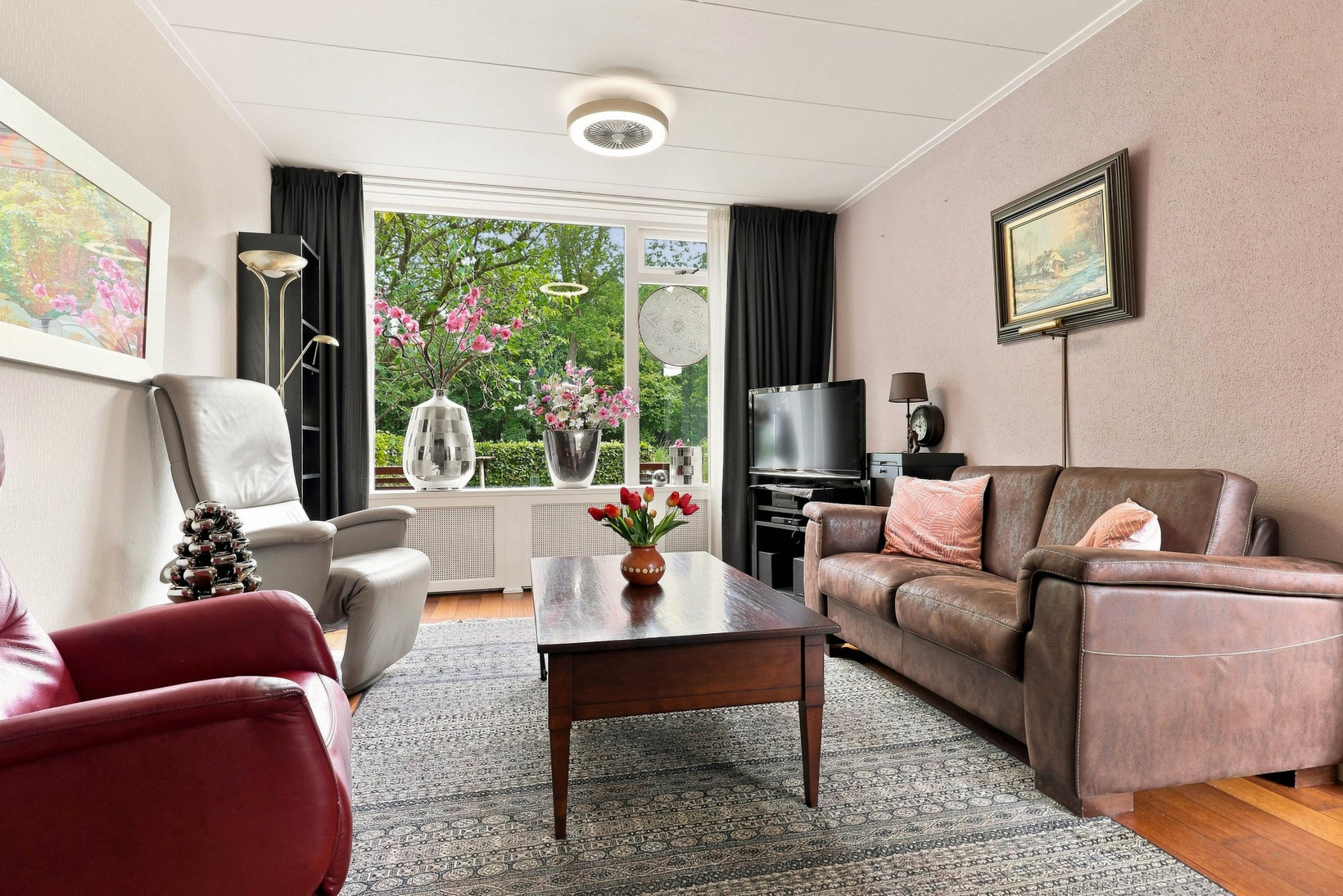 Tussenwoning te koop: Vredeburglaan 14, Limmen