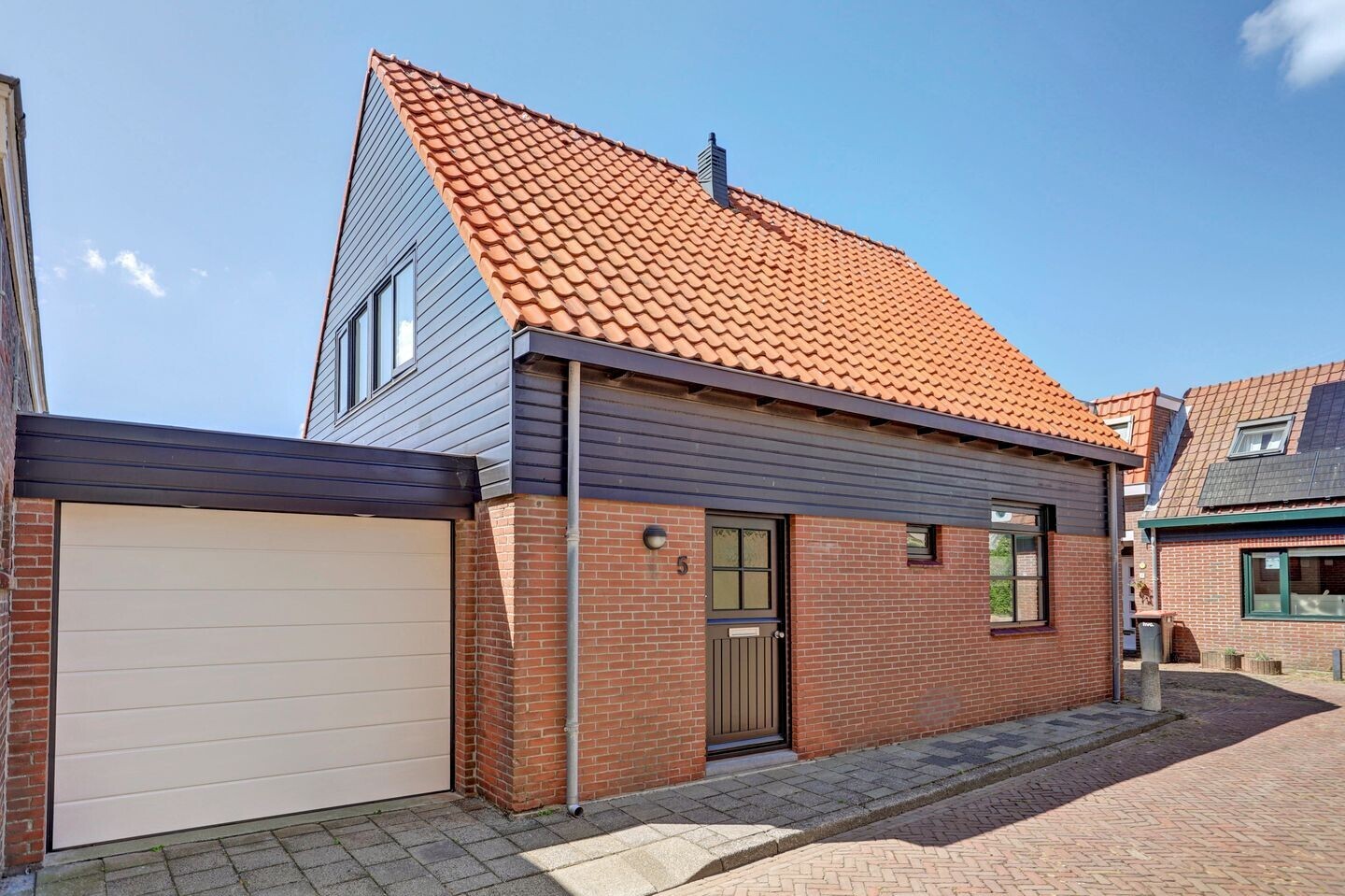 Twee-onder-één-kap te koop: Visserstraat 5, Egmond Aan Zee
