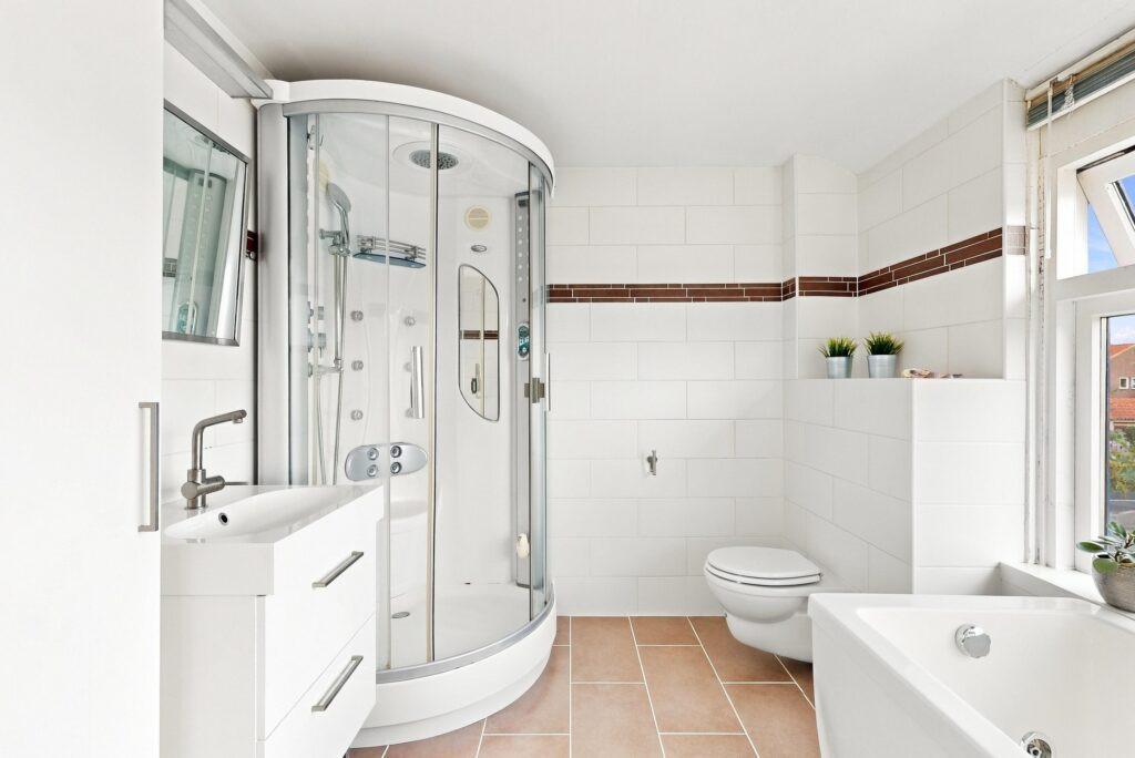 Tussenwoning te koop: Esdoornlaan 4, Egmond-Binnen
