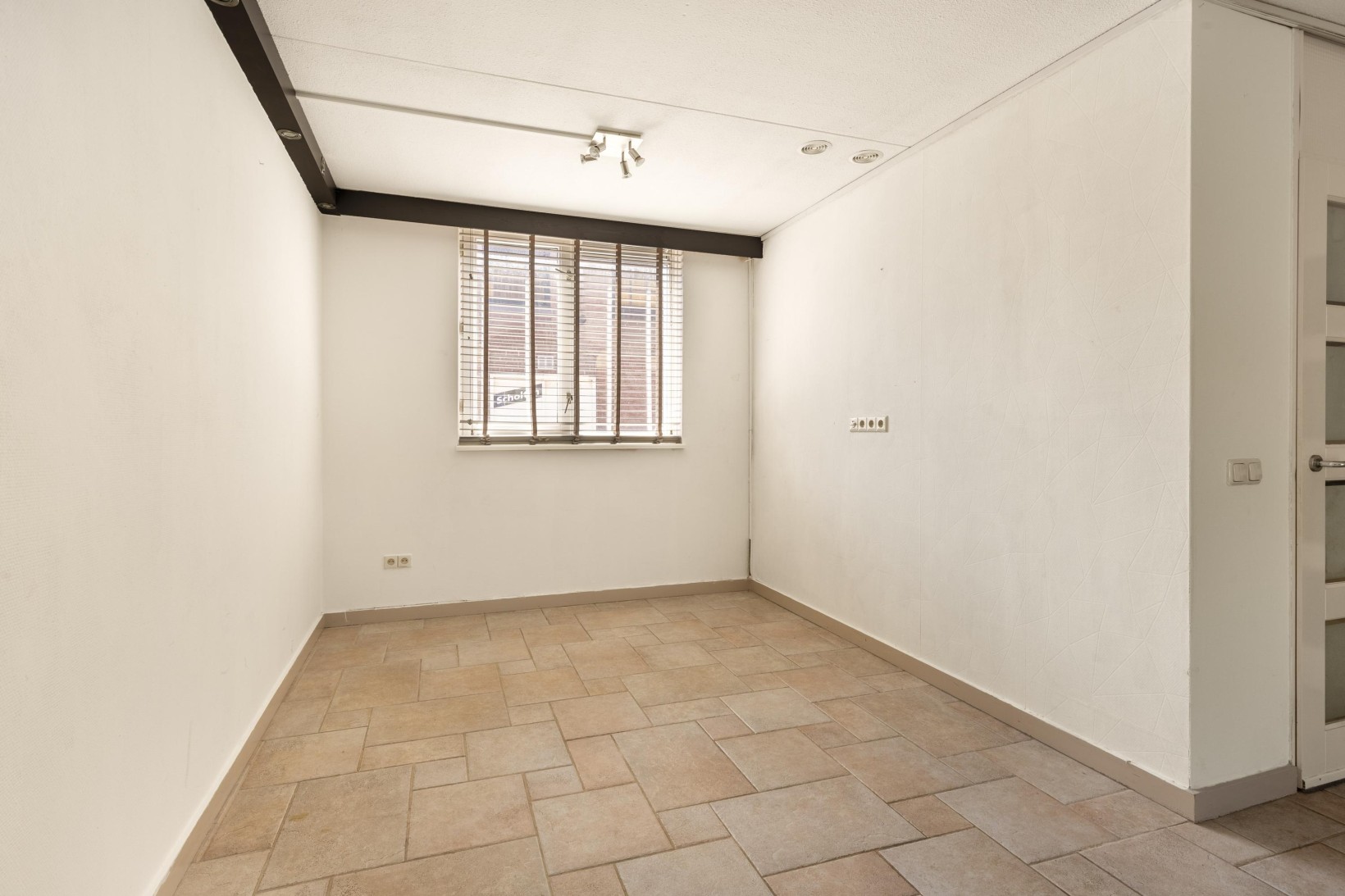 Tussenwoning te koop: Patersweg 7, Beverwijk