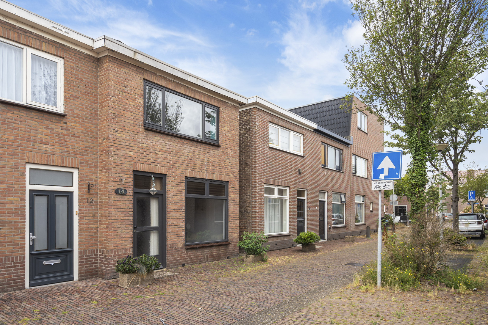 Twee-onder-één-kap te koop: Dierluststraat 14, Beverwijk