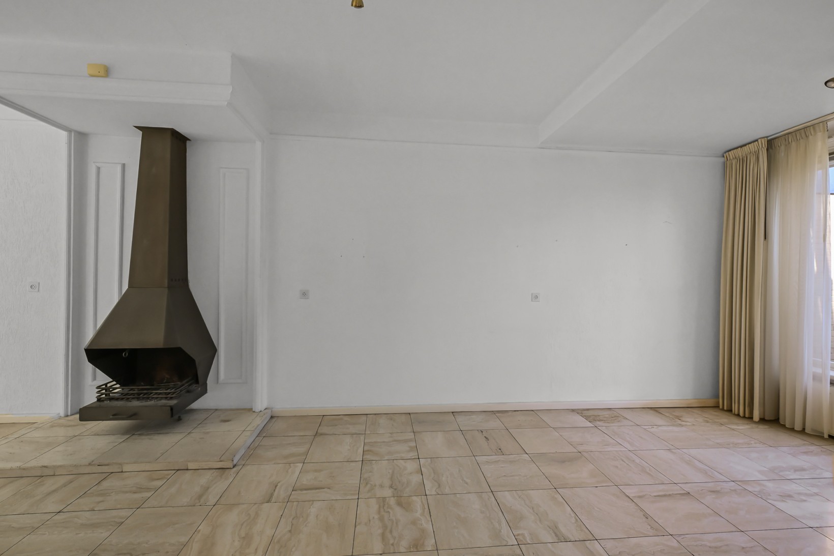 Twee-onder-één-kap te koop: Zeestraat 187, Beverwijk