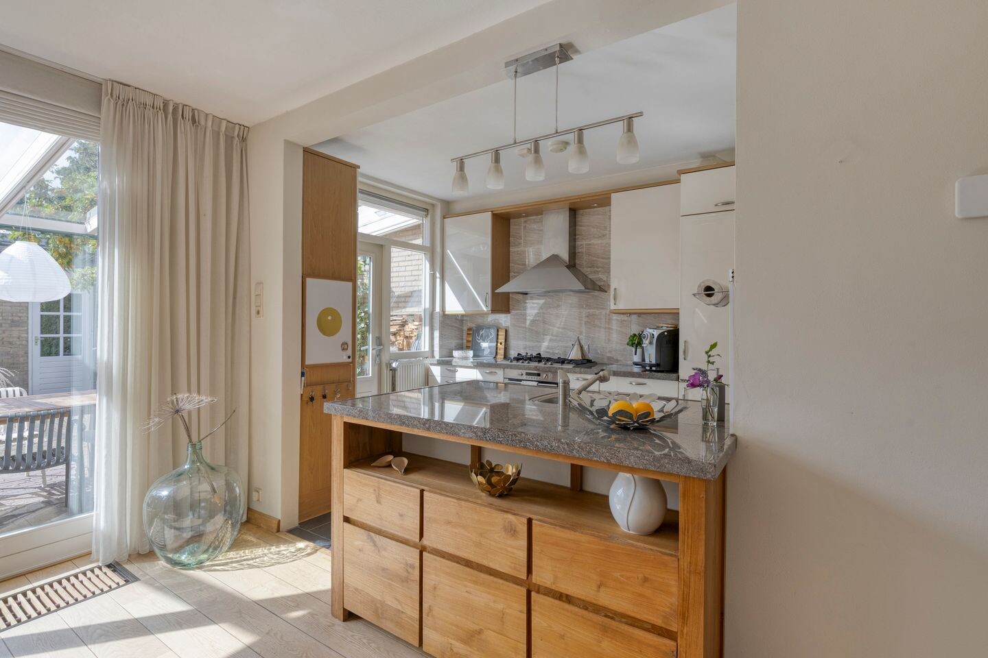 Tussenwoning te koop: Ligusterhof 18, Beverwijk