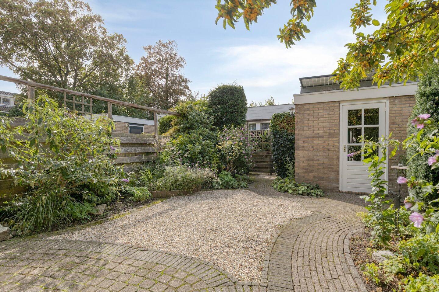 Tussenwoning te koop: Ligusterhof 18, Beverwijk