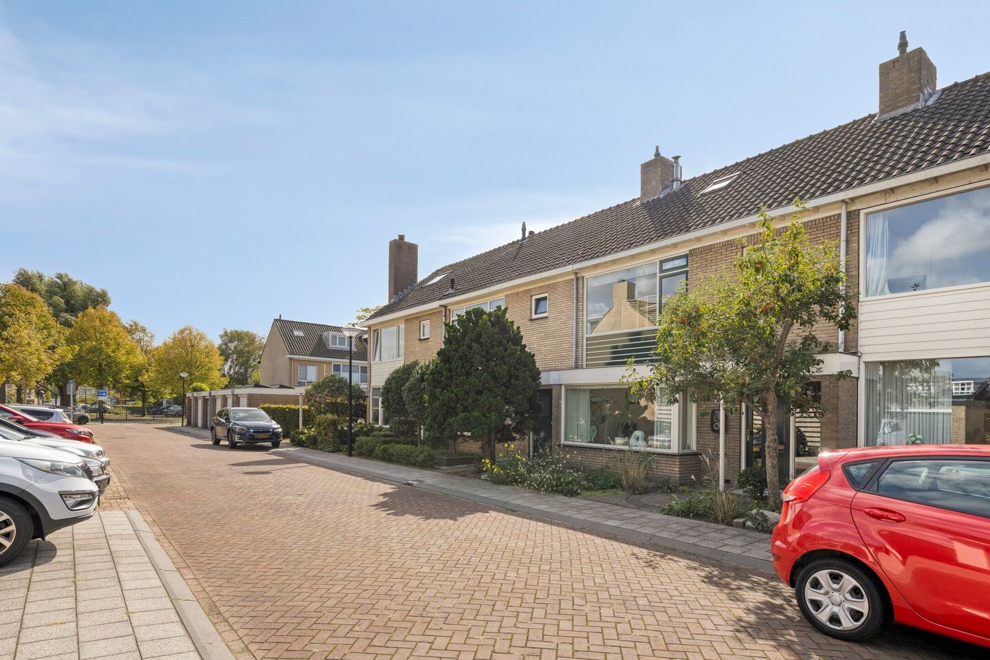 Tussenwoning te koop: Ligusterhof 18, Beverwijk