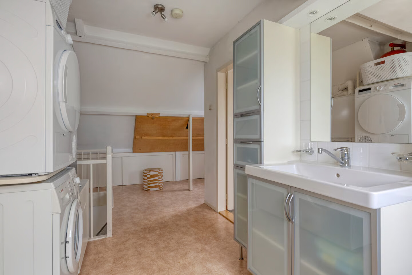 Tussenwoning te koop: Ligusterhof 18, Beverwijk