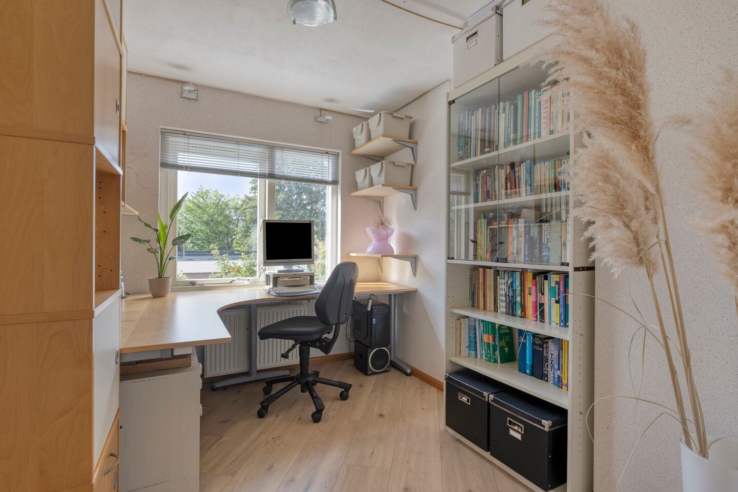 Tussenwoning te koop: Ligusterhof 18, Beverwijk