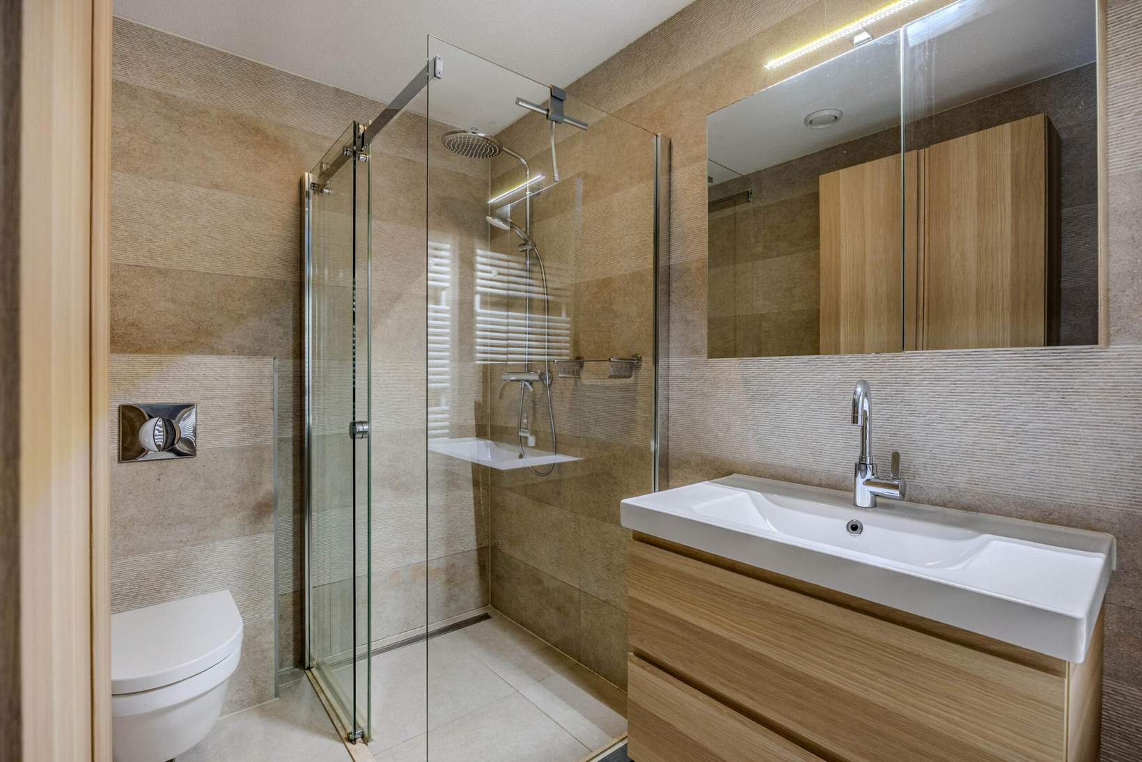 Appartement te koop: Laan der Nederlanden 142, Beverwijk