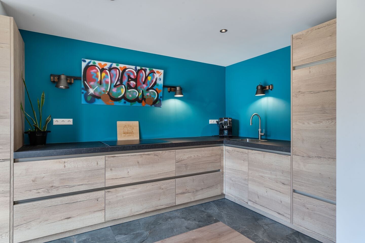 Hoekwoning te koop: Laan der Nederlanden 174, Beverwijk