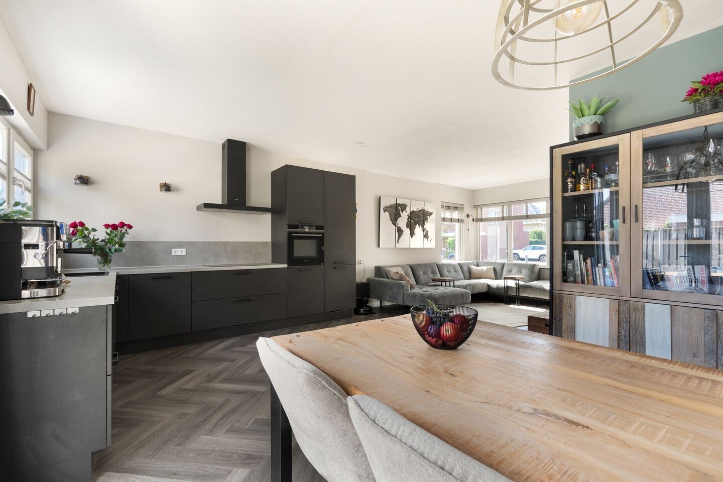 Hoekwoning te koop: Van Riemsdijklaan 1A, Beverwijk