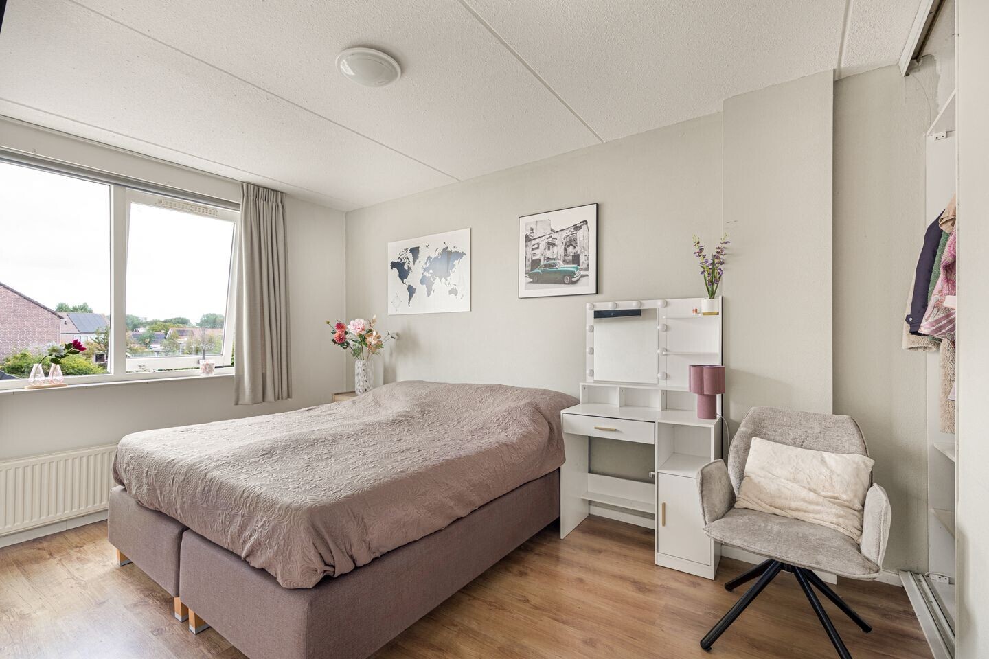 Hoekwoning te koop: Van Riemsdijklaan 1A, Beverwijk
