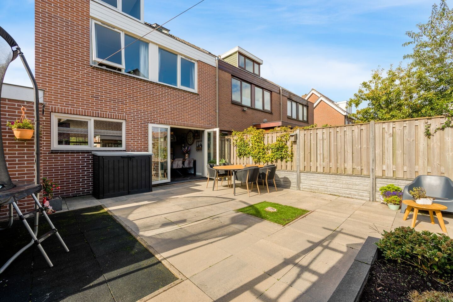 Hoekwoning te koop: Van Riemsdijklaan 1A, Beverwijk