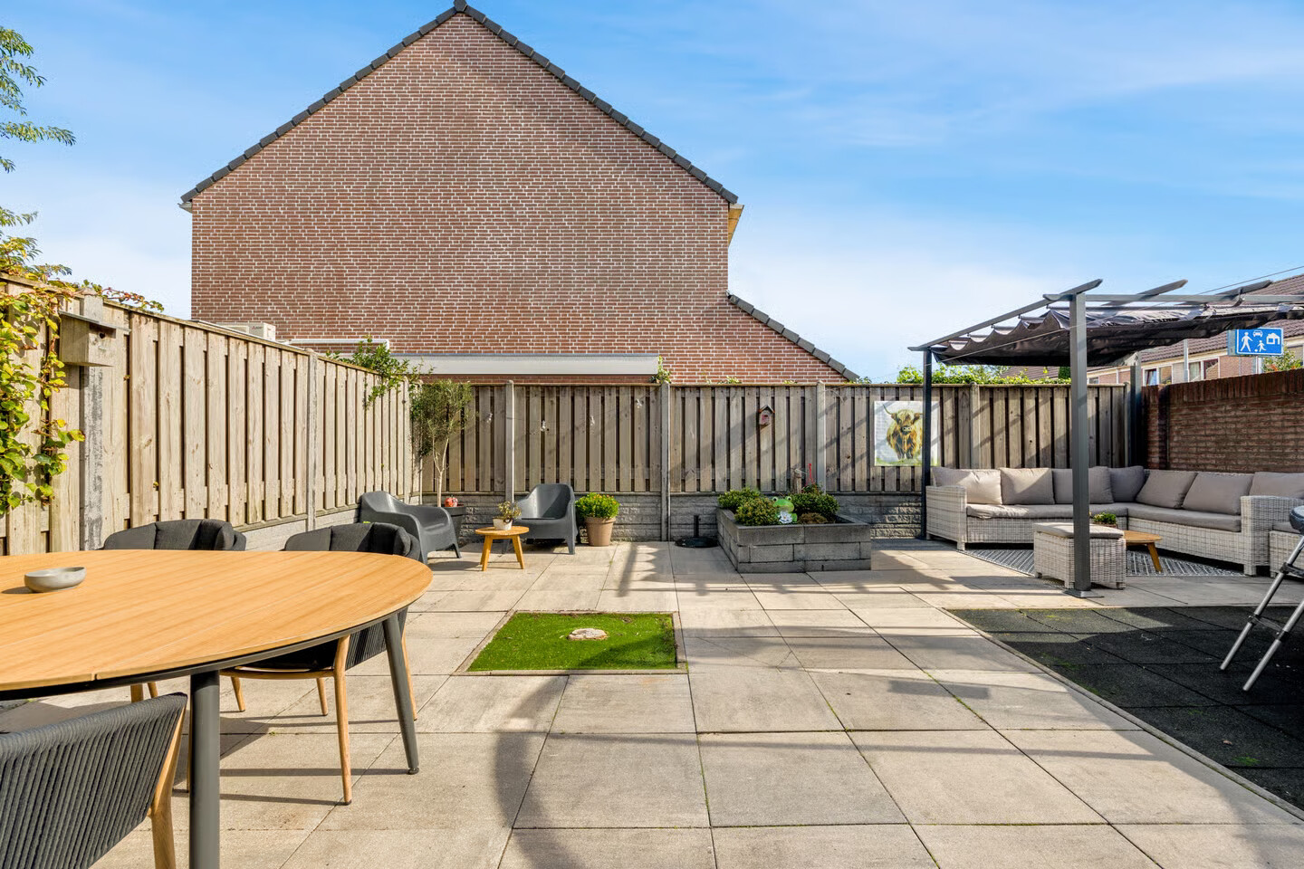 Hoekwoning te koop: Van Riemsdijklaan 1A, Beverwijk
