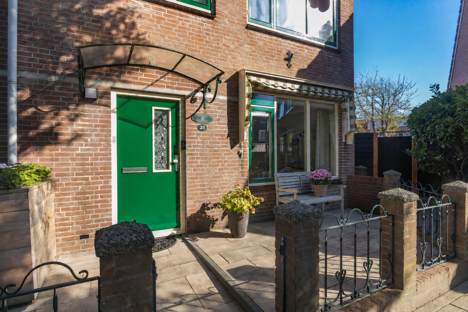 Hoekwoning te koop: Marga Klompélaan 25, Beverwijk