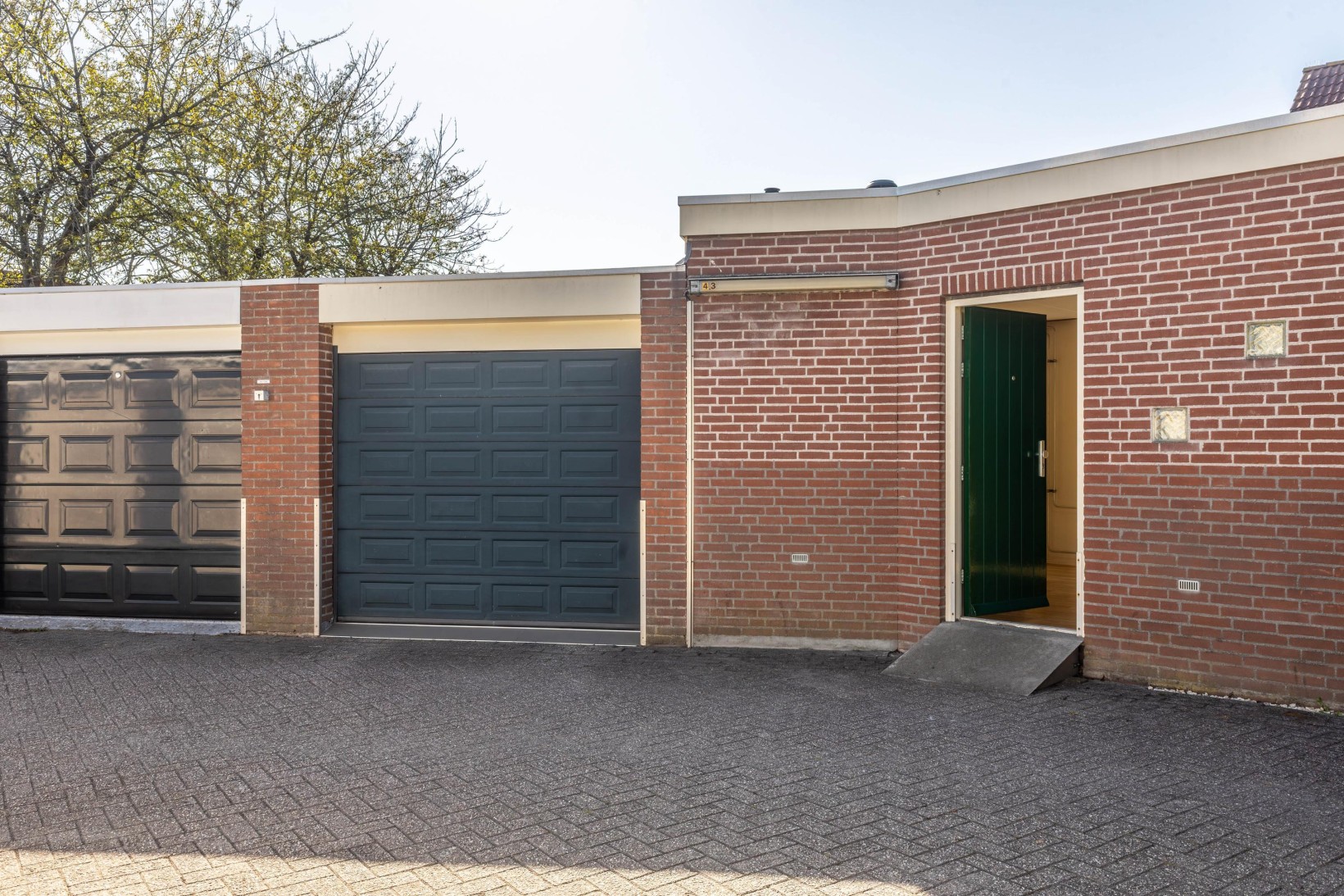 Hoekwoning te koop: Marga Klompélaan 25, Beverwijk