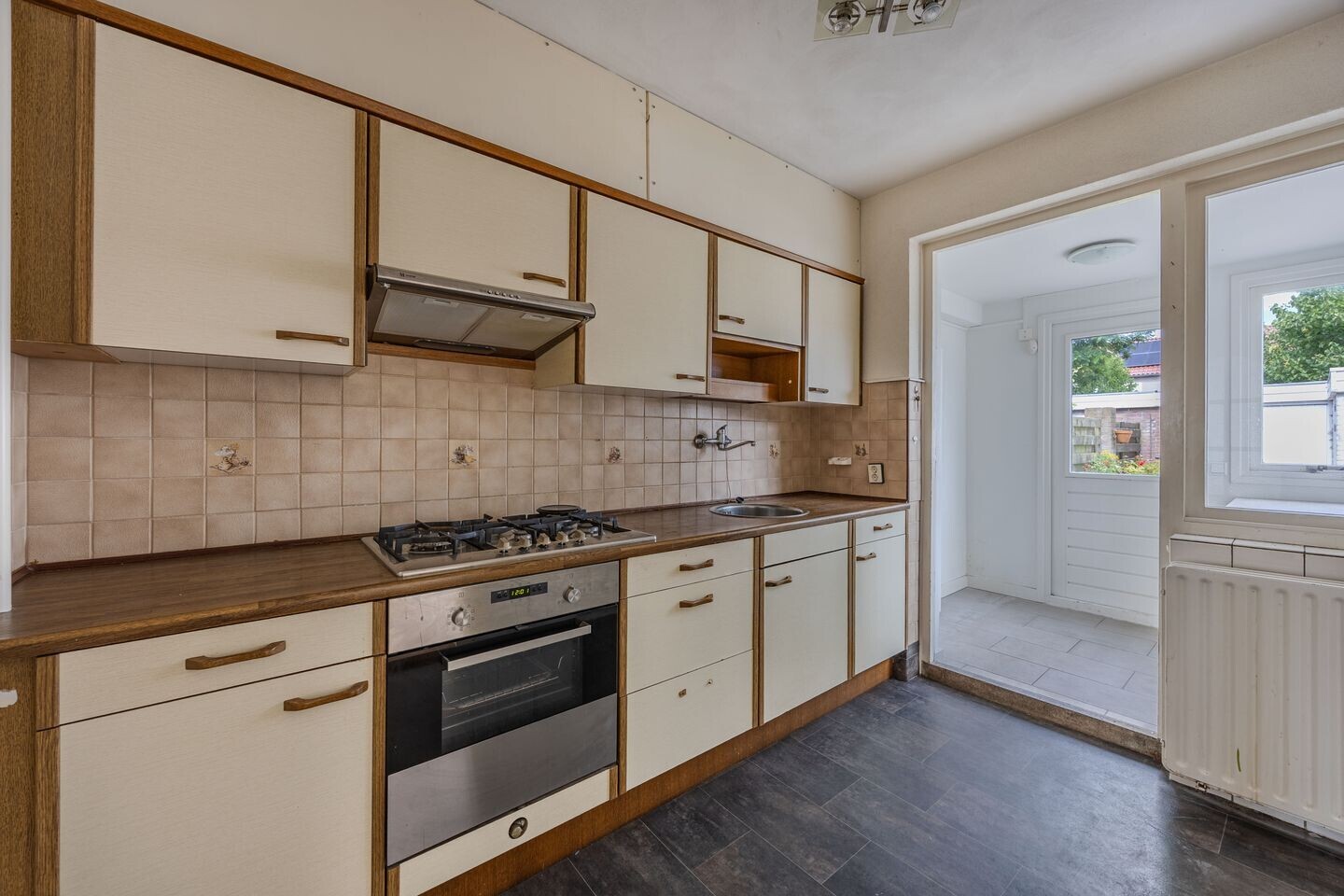 Tussenwoning te koop: Spoorsingel 102, Beverwijk