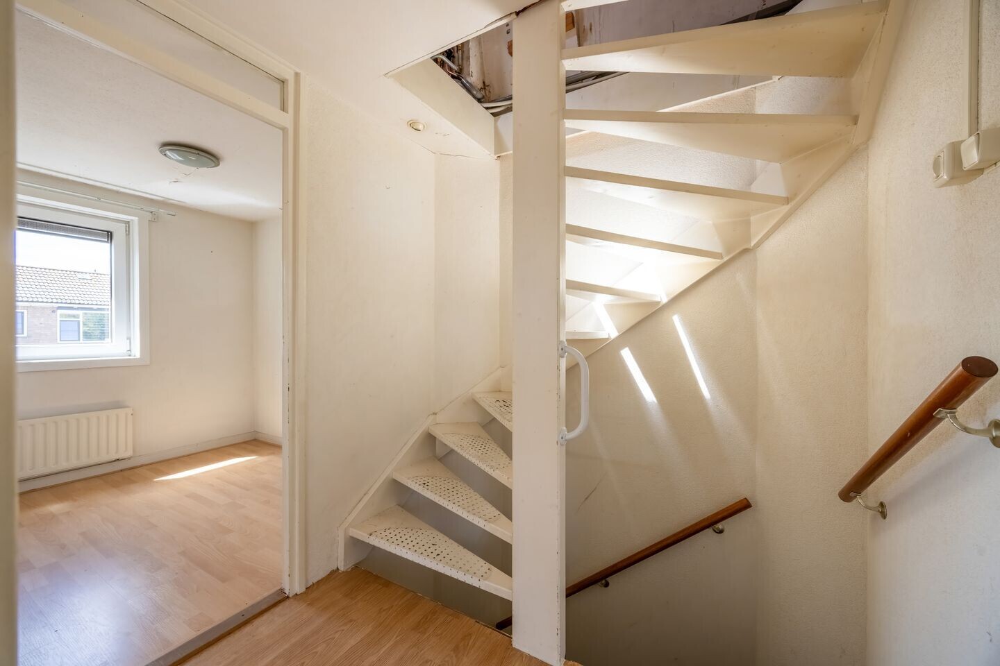 Tussenwoning te koop: Geulstraat 27, Beverwijk