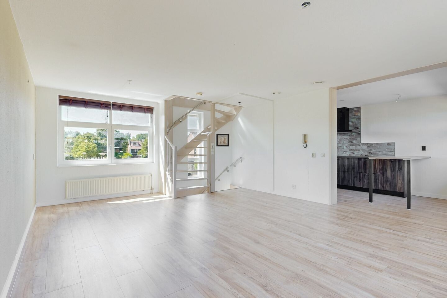 Tussenwoning te koop: Laan van Broekpolder 68, Beverwijk