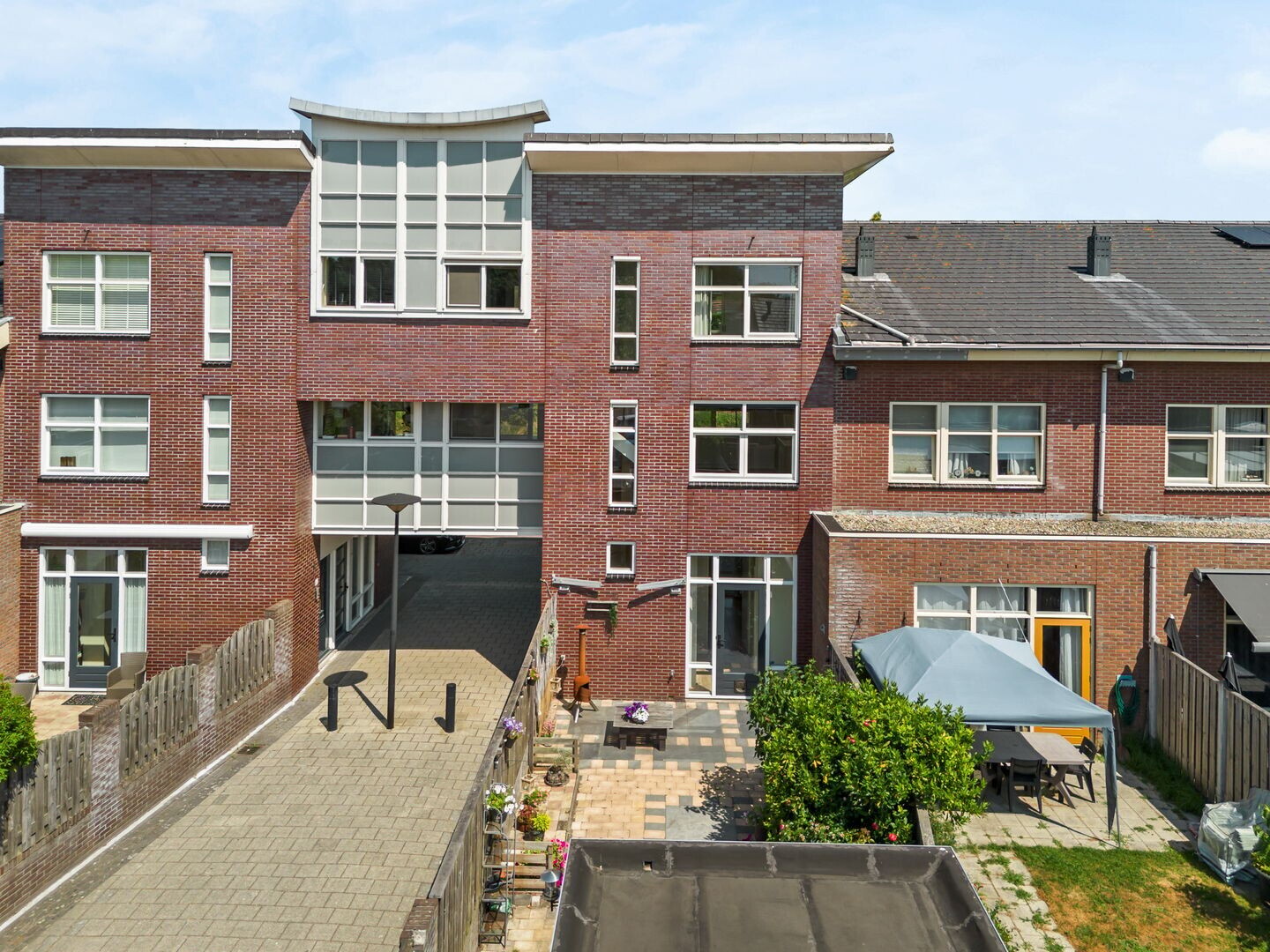 Tussenwoning te koop: Laan van Broekpolder 68, Beverwijk