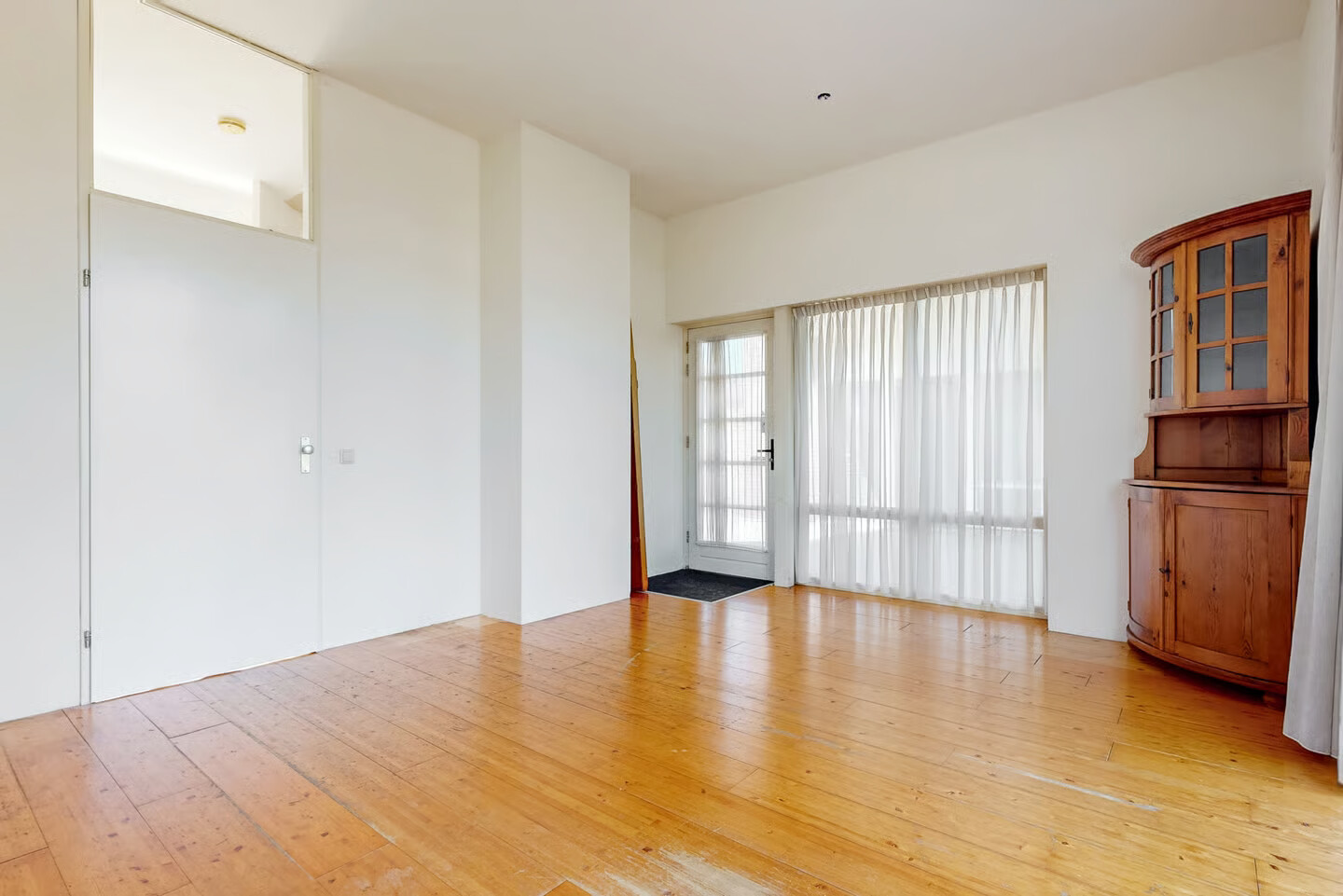 Tussenwoning te koop: Laan van Broekpolder 68, Beverwijk