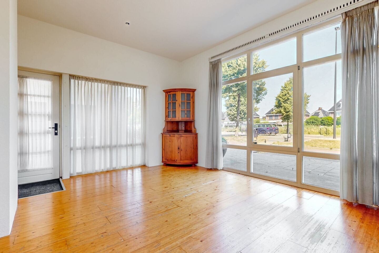 Tussenwoning te koop: Laan van Broekpolder 68, Beverwijk