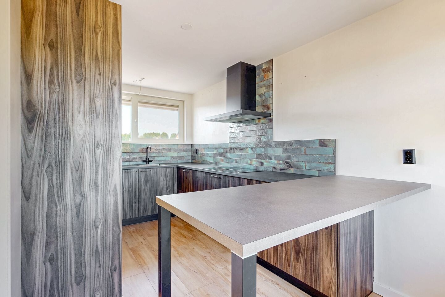 Tussenwoning te koop: Laan van Broekpolder 68, Beverwijk
