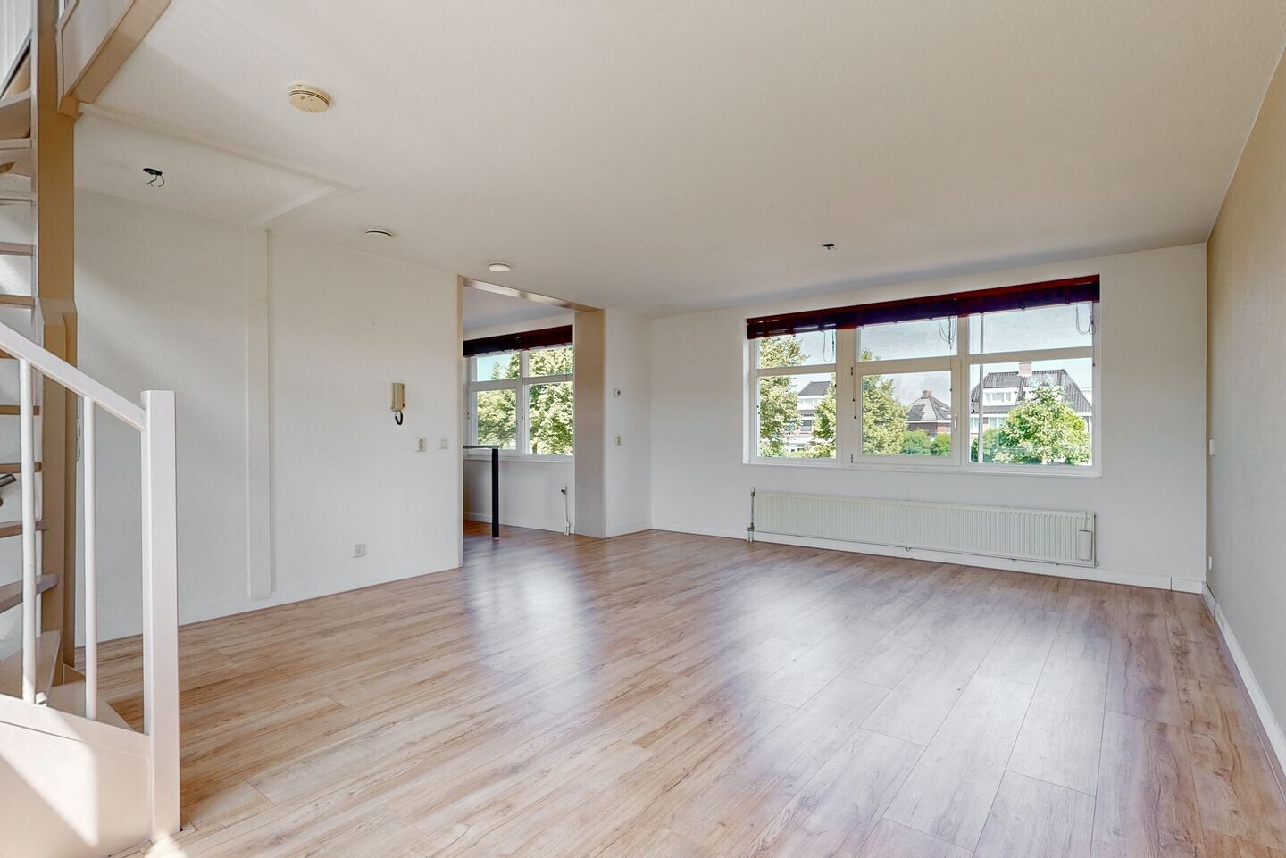 Tussenwoning te koop: Laan van Broekpolder 68, Beverwijk