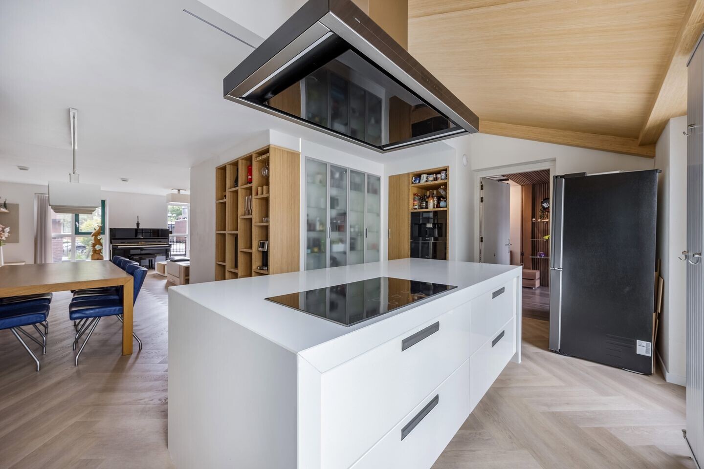 Hoekwoning te koop: Glenn Millerlaan 1, Beverwijk