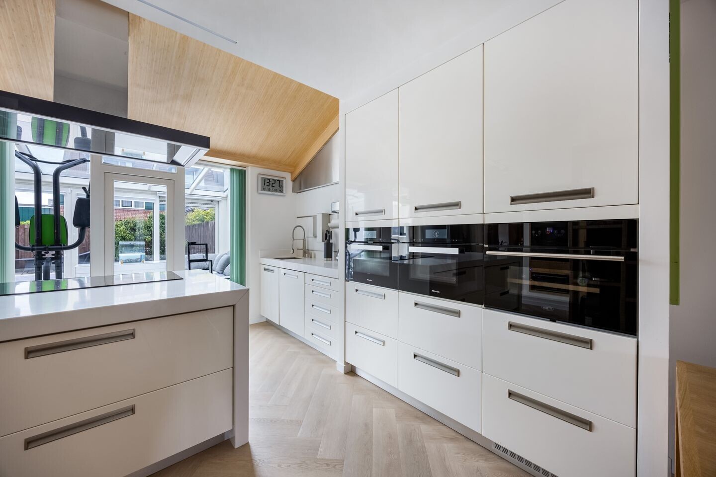 Hoekwoning te koop: Glenn Millerlaan 1, Beverwijk