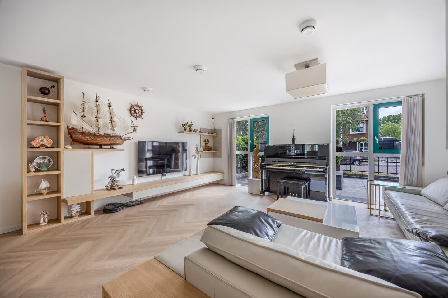 Hoekwoning te koop: Glenn Millerlaan 1, Beverwijk