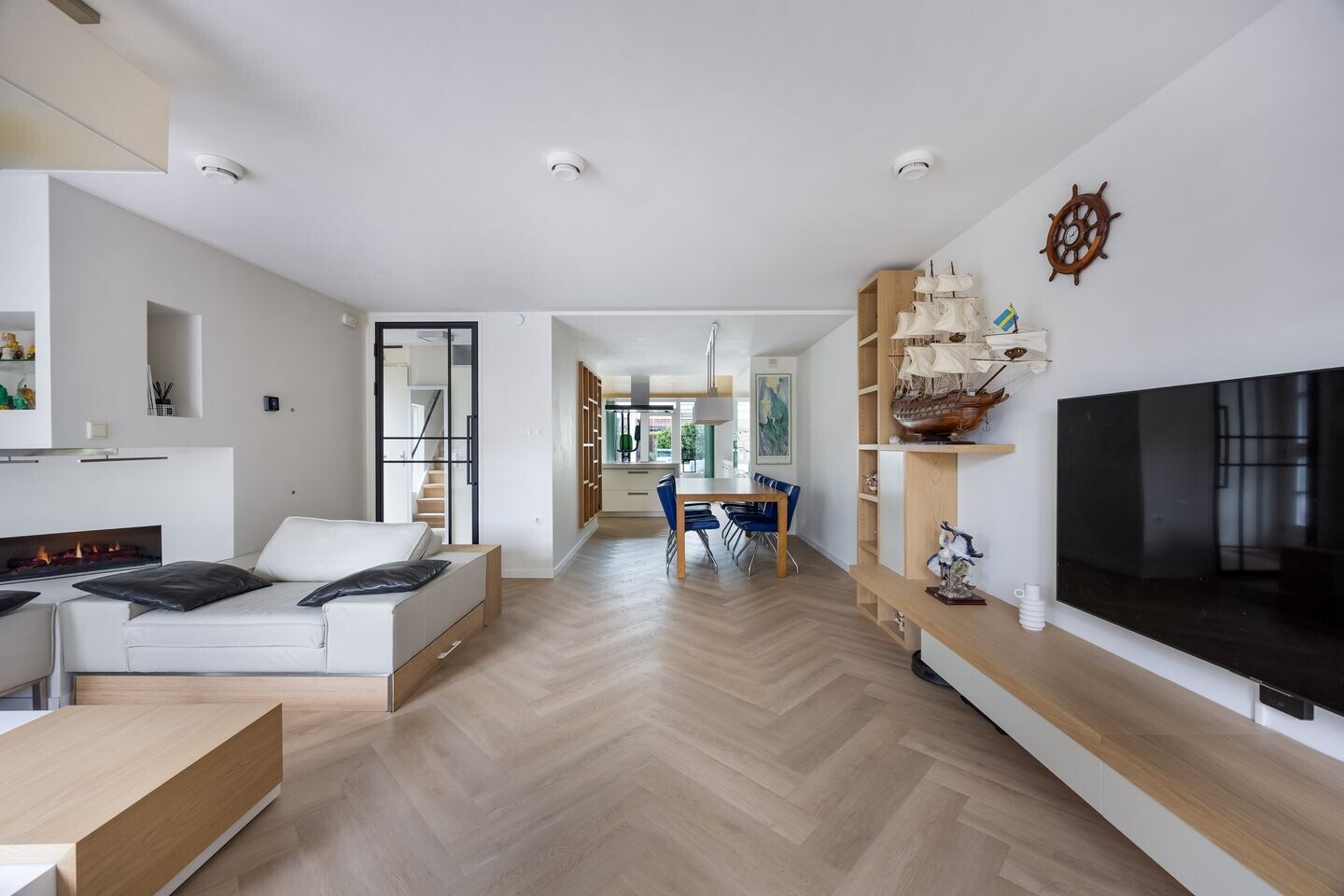 Hoekwoning te koop: Glenn Millerlaan 1, Beverwijk