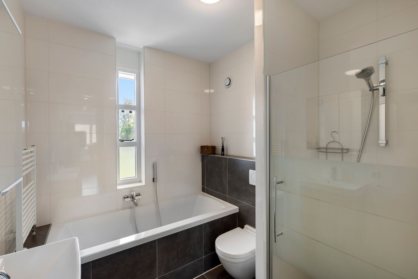 Hoekwoning te koop: Hans van Kilsdonklaan 57, Beverwijk