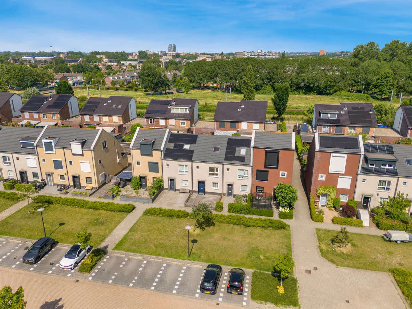 Tussenwoning te koop: Spinsteen 19, Beverwijk